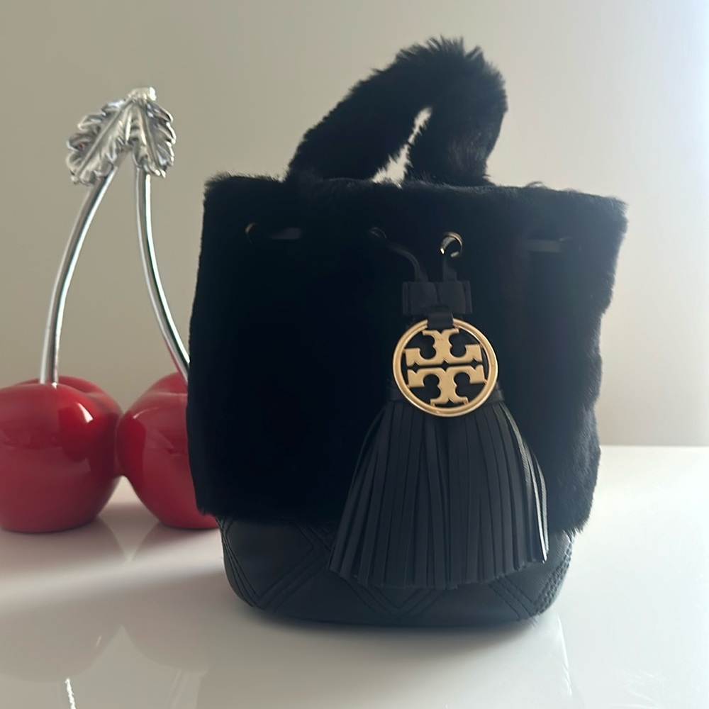 Tory Burch fur mini crossbody bucket bag.Perfect condition…